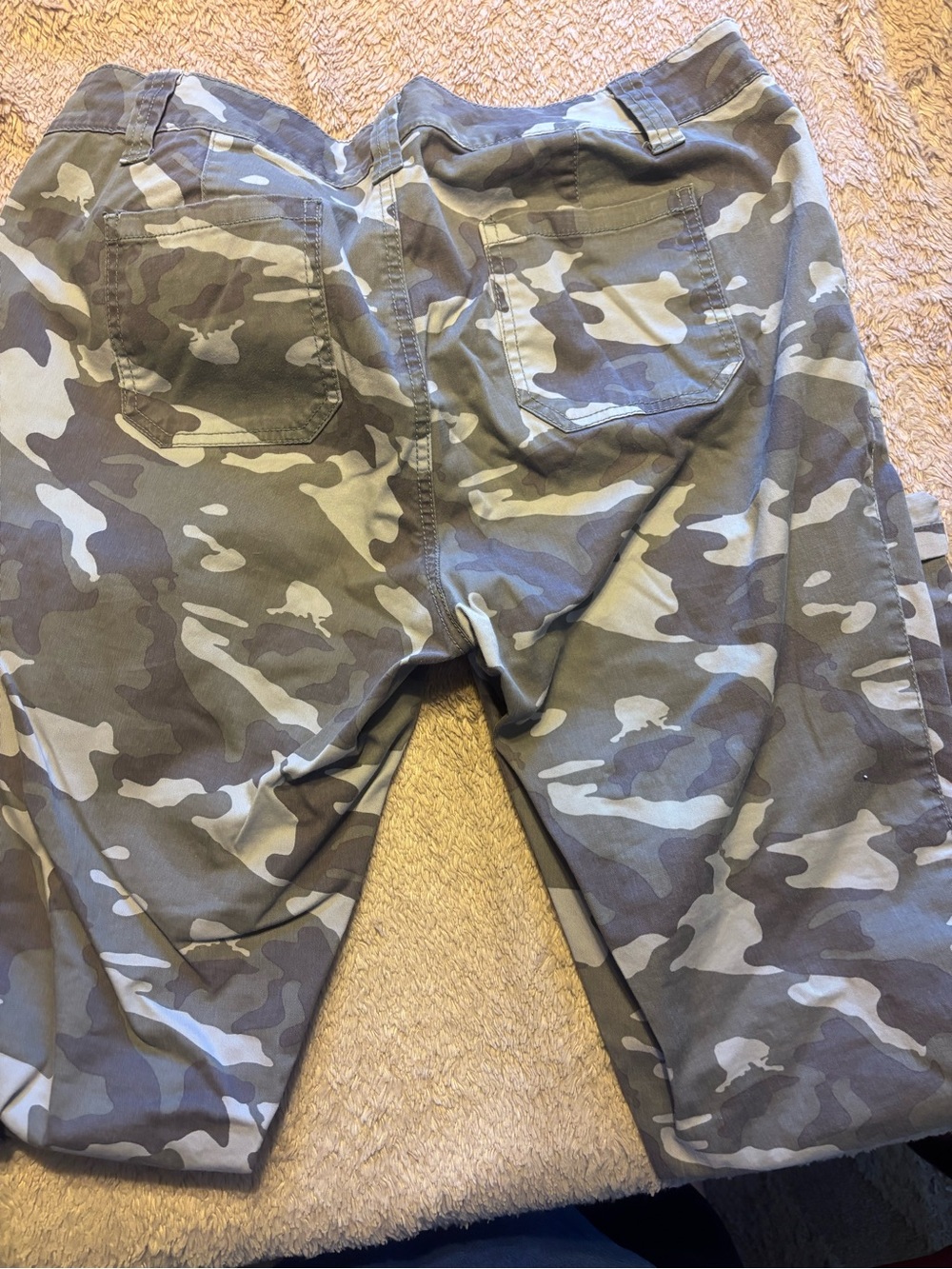 Faded Glory womans green Camo Cargo Pants - Picture 2 of 6